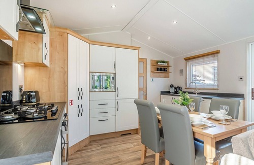 Arnold Ski Chalet | 2 bedroom accommodation in Skirlaugh, Nr Hull
