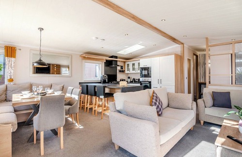 Arnold Ski Chalet | 2 bedroom accommodation in Skirlaugh, Nr Hull