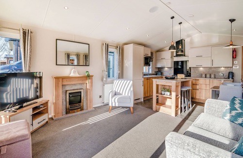 Arnold Ski Chalet | 2 bedroom accommodation in Skirlaugh, Nr Hull