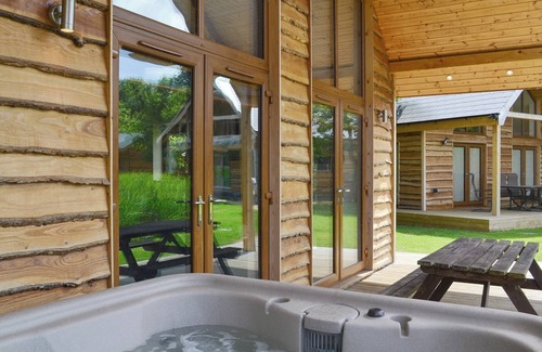 Aubourn Cottage | 2 bedroom accommodation in Thorpe on the Hill, near Lincoln