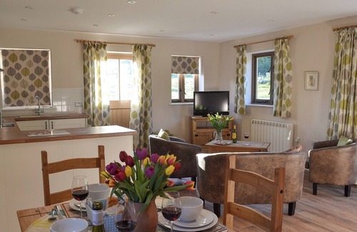 Battle Cottage | 2 bedroom accommodation in Whatlington, near Battle