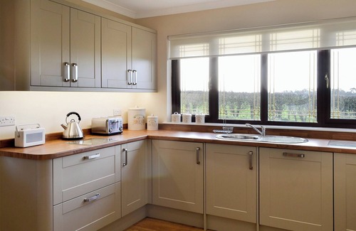 Beith Cottage | 2 bedroom accommodation in Gateside, near Beith
