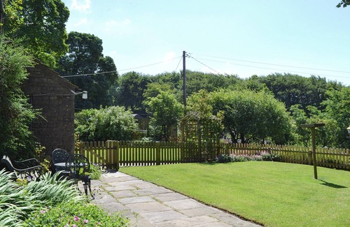 Peak Forest Cottage | 2 bedroom accommodation in Peak Forest, nr. Buxton