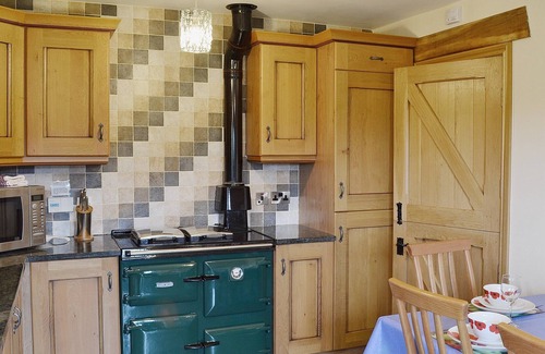 Hoylandswaine Cottage | 2 bedroom accommodation in Deepcar