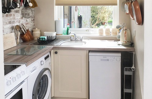 Gordon Cottage | 2 bedroom accommodation in Gordon, near Kelso