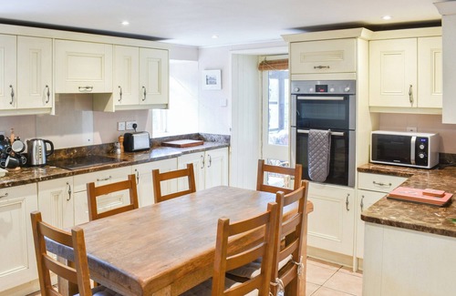 Hawes Cottage | 2 bedroom accommodation in Snaizeholme, near Hawes