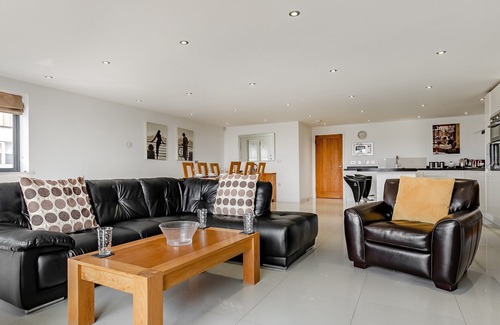 Hayle Cabin | 2 bedroom accommodation in Phillack, near Hayle