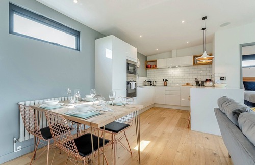 Lewes Ski Chalet | 2 bedroom accommodation in Lewes