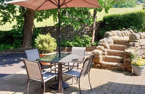 Tansley Cottage | 2 bedroom accommodation in Lumsdale, Tansley Wood, near Matlock