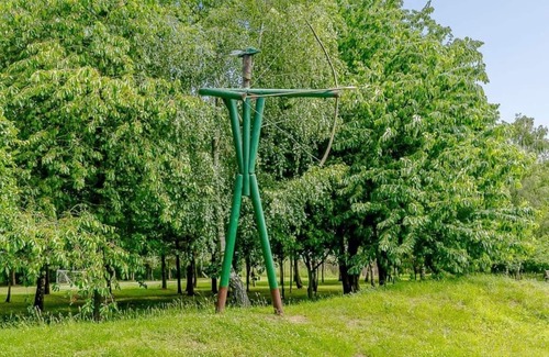 Edwinstowe Cabin | 2 bedroom accommodation in Sherwood Forest, Rufford