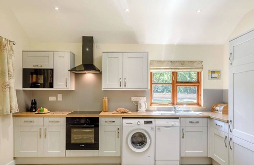 Kilcot Ski Chalet | 2 bedroom accommodation in Kilcot, Newent