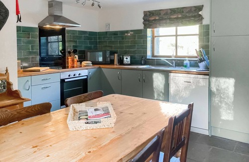 Newport Cottage | 2 bedroom accommodation in Fachongle Ganol, near Newport