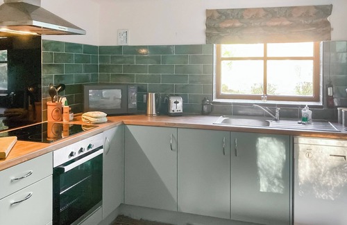 Newport Cottage | 2 bedroom accommodation in Fachongle Ganol, near Newport
