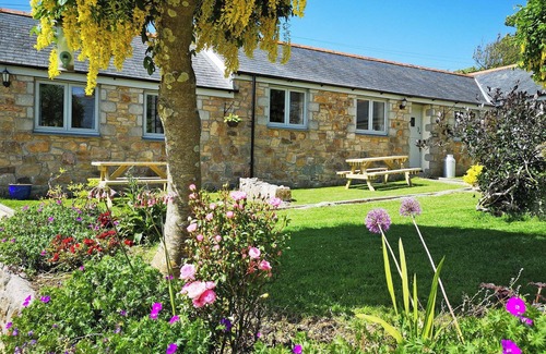 Redruth Cottage | 2 bedroom accommodation in Mawla, near Porthtowan