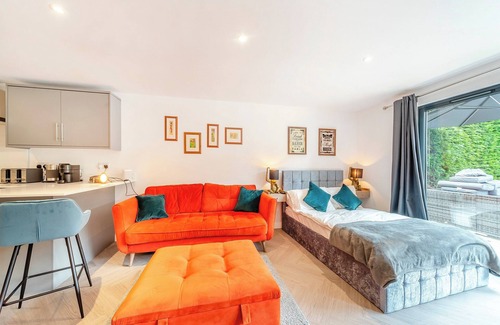 Farnham Common Cottage | 2 bedroom accommodation in Farnham Common, near Beaconsfield