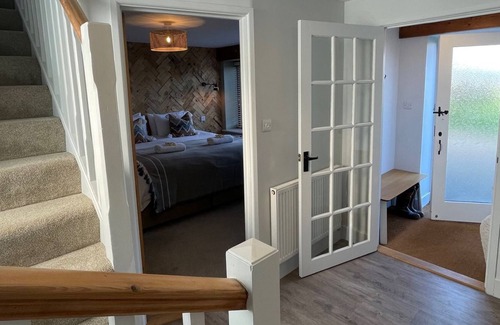 Muchelney Cottage | 2 bedroom accommodation in Stathe