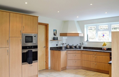Stroud Cottage | 2 bedroom accommodation in Lypiatt Hill, near Stroud