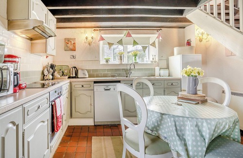 Gowerton Cottage | 2 bedroom accommodation in Gowerton, Gower