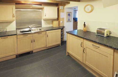 Llanrhidian Higher Cottage | 2 bedroom accommodation in Three Crosses, Gower, Swansea