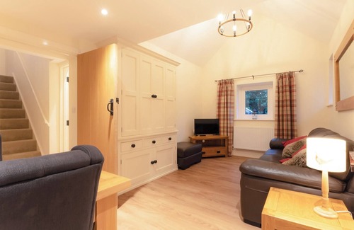 Woking Cottage | 2 bedroom accommodation in Ockham, near Guildford