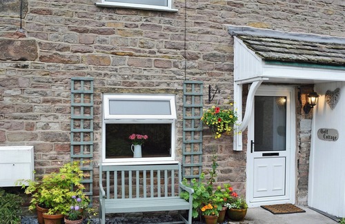 Combs Cottage | 2 bedroom accommodation in Chapel-en-le-Frith, near Buxton