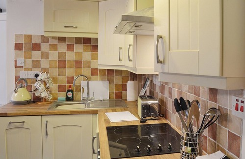 Dinas Cottage | 2 bedroom accommodation in Aberdesach, near Caernarfon