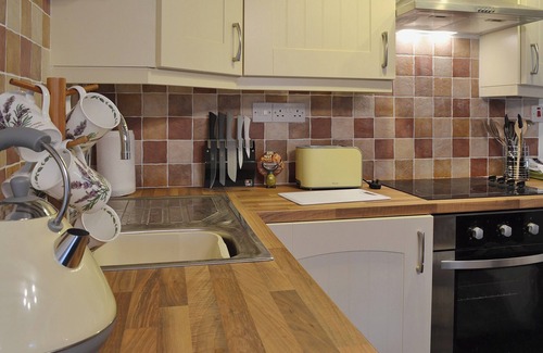 Dinas Cottage | 2 bedroom accommodation in Aberdesach, near Caernarfon