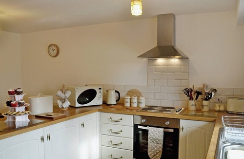Cilybebyll Cottage | 2 bedroom accommodation in Rhos, near Pontardawe
