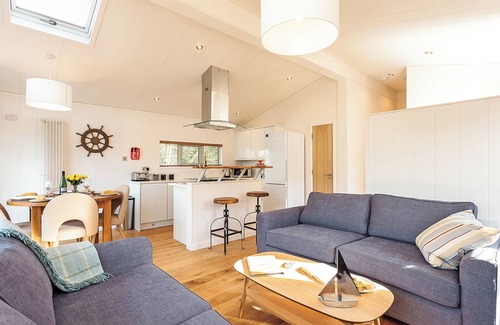 Ryde Ski Chalet | 2 bedroom accommodation in Wootton Bridge, Nr Cowes