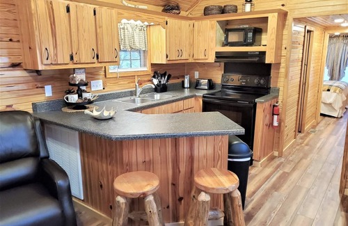 Luray Cabin | 2 bedroom accommodation in Luray