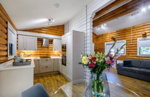 Annbank Ski Chalet | 2 bedroom accommodation in Annbank, Ayr
