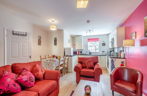 Great Hatfield Cottage | 2 bedroom accommodation in Great Hatfield, near Hornsea