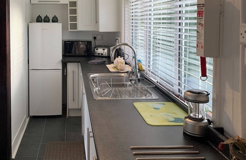 New Forest District Cottage | 2 bedroom accommodation in Shobley, near Ringwood