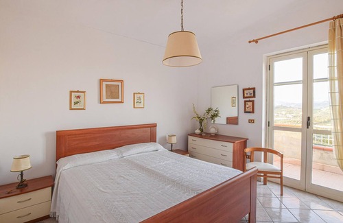 Camini Apartment | 2 bedroom accommodation in CAMINI