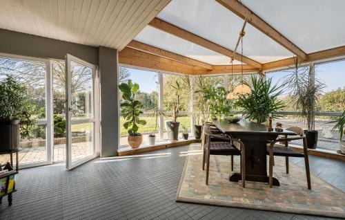 Give House | 2 Bedroom Amazing Home In Grindsted