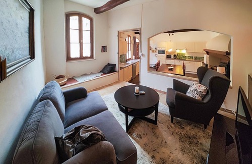 Servian House | 2 bedroom amazing home in Servian