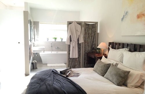 Cape Town City Centre Apartment | 2 bedroom and 2 bathroom in the Center of Cape Town