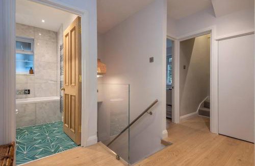 Canbury Apartment | 2 bedroom apartment - 200m from Richmond Park