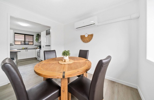 Mount Warren Park Villa | 2 Bedroom Apartment between Brisbane & Gold Coast