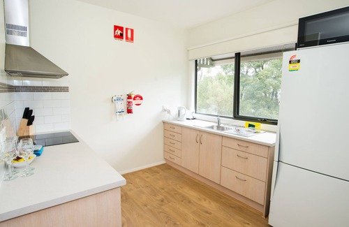 Golden Point Apartment | 2 Bedroom Apartment | Ideal for families, couples, individuals and others
