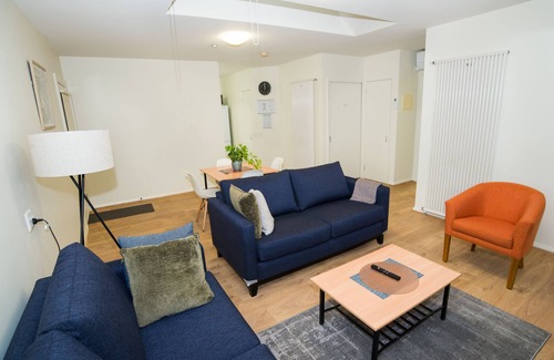 Golden Point Apartment | 2 Bedroom Apartment | Ideal for families, couples, individuals and others