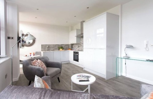 Central Milton Keynes Apartment | 2 bedroom Apartment - Sleeps up to 4 with double beds