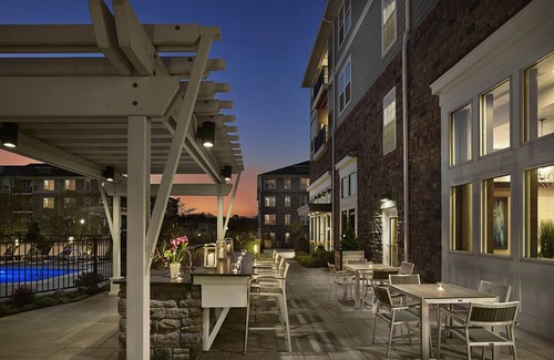 Newtown Square Apartment | 2-Bedroom Apartment - 7-day min. - Background check/Lease Required