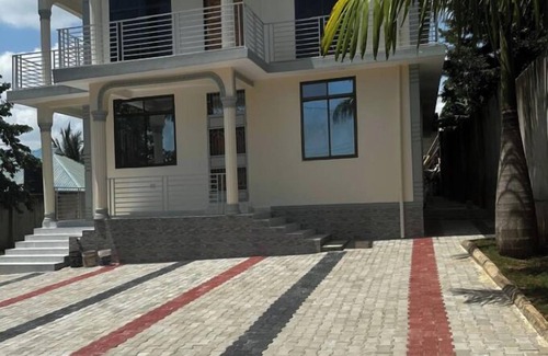 Dar es Salaam Apartment | 2-bedroom apartment in charming Dar es Salaam with AC, Free WiFi and many more.