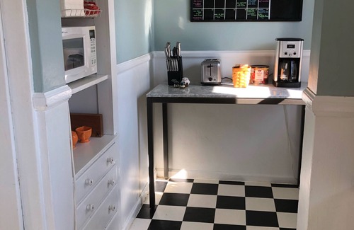 Easttown Apartment | 2 Bedroom apartment in Hip Eastown Neighborhood Grand Rapids