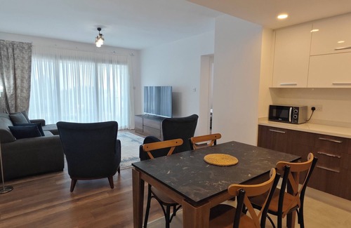 Karavas Apartment | 2-bedroom apartment 7 minutes from MERIT CASINOn