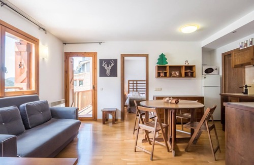El Tarter Apartment | 2 bedroom apartment with balcony and 2 bath.El Tarter. ESQ51