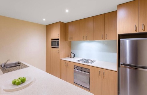 East Melbourne Apartment | 2 Bedroom Apartment at Lonsdale Street Melbourne