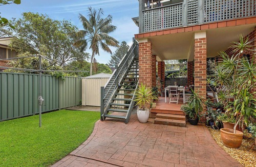 Noraville Apartment | 2 bedroom apartment 1 min walk from beach!nnFamily friendly sleeping 6 people.