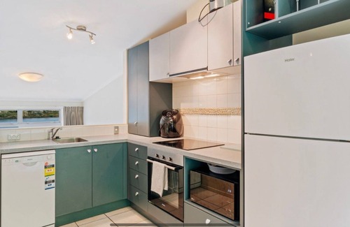 Frankton Apartment | 2-BEDROOM APARTMENT - BEECHWOOD